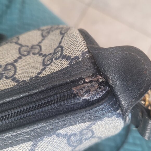 GUCCI Accessory Collection Monogram Handbag - Picture 13 of 14